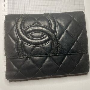 Vintage Chanel Chic Black Quilted Women's wallet